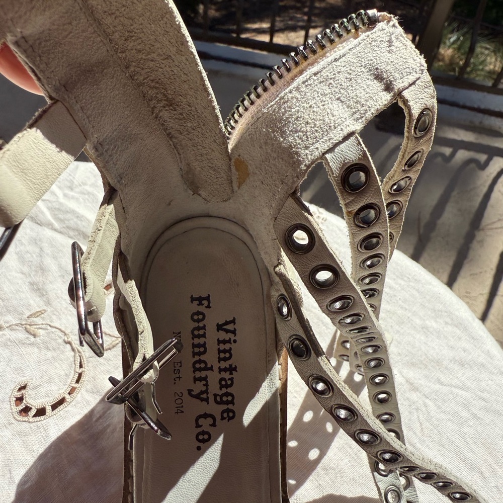 New Vintage Foundry Co. White Ivory Sandals heels gladiator strappy leather 6 - Picture 12 of 17